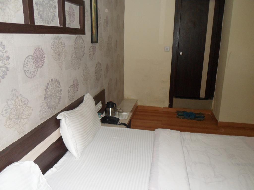 Hotel Avion Inn Ahmedabad Habitación foto