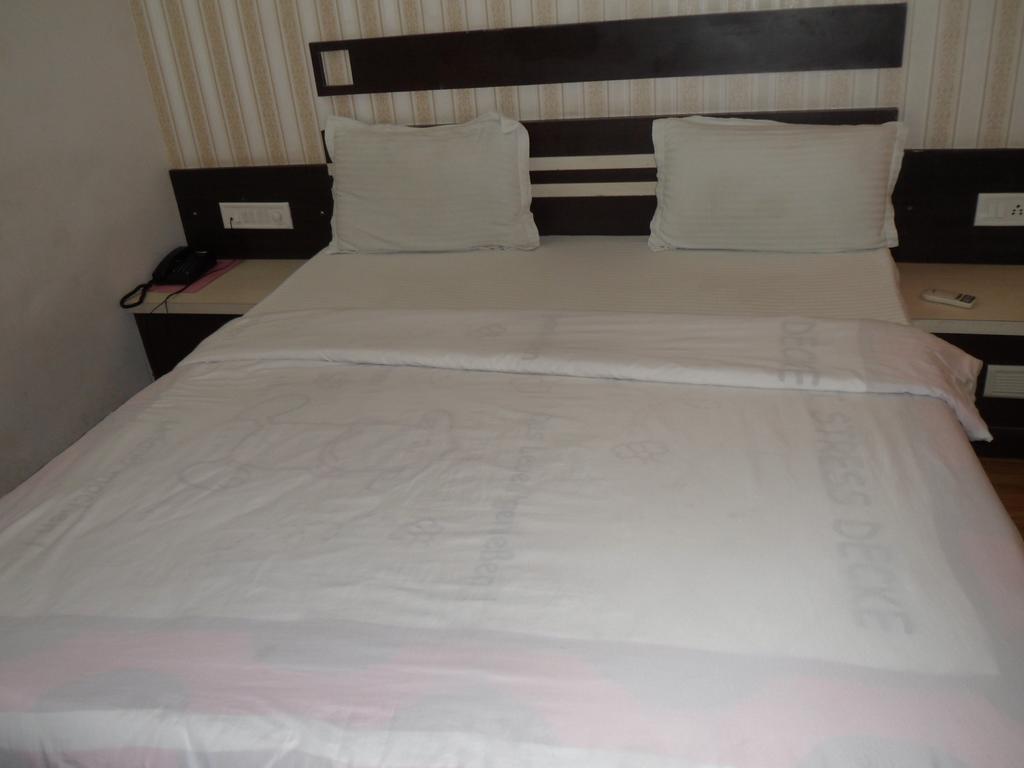 Hotel Avion Inn Ahmedabad Habitación foto
