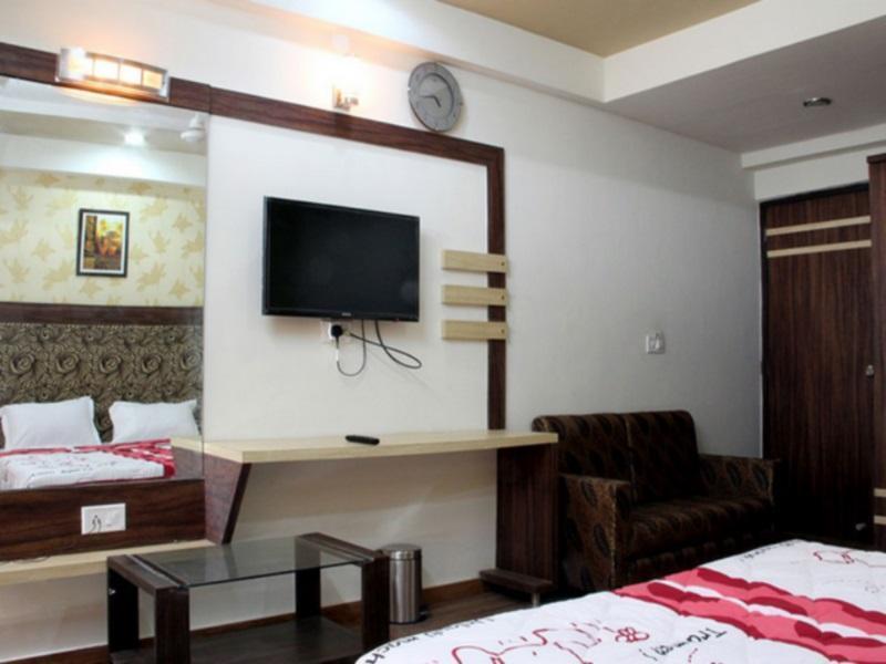 Hotel Avion Inn Ahmedabad Exterior foto