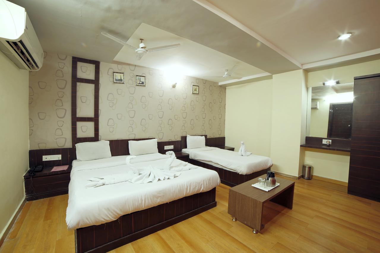Hotel Avion Inn Ahmedabad Exterior foto