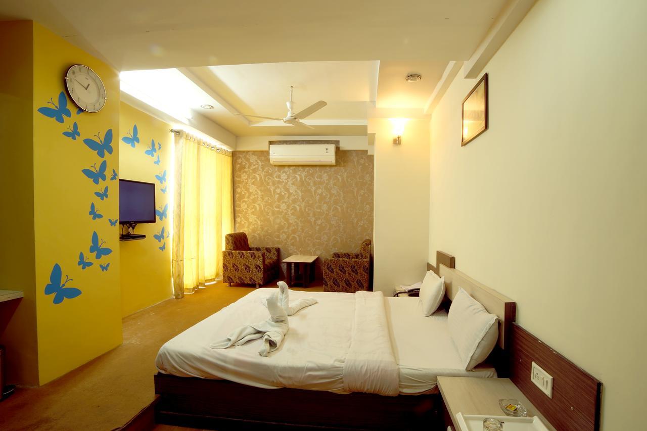 Hotel Avion Inn Ahmedabad Exterior foto